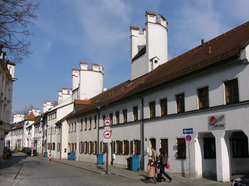 Stadtmauerpartie am Neuen Schloss