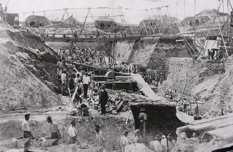 Bauarbeiten am Fort Orff