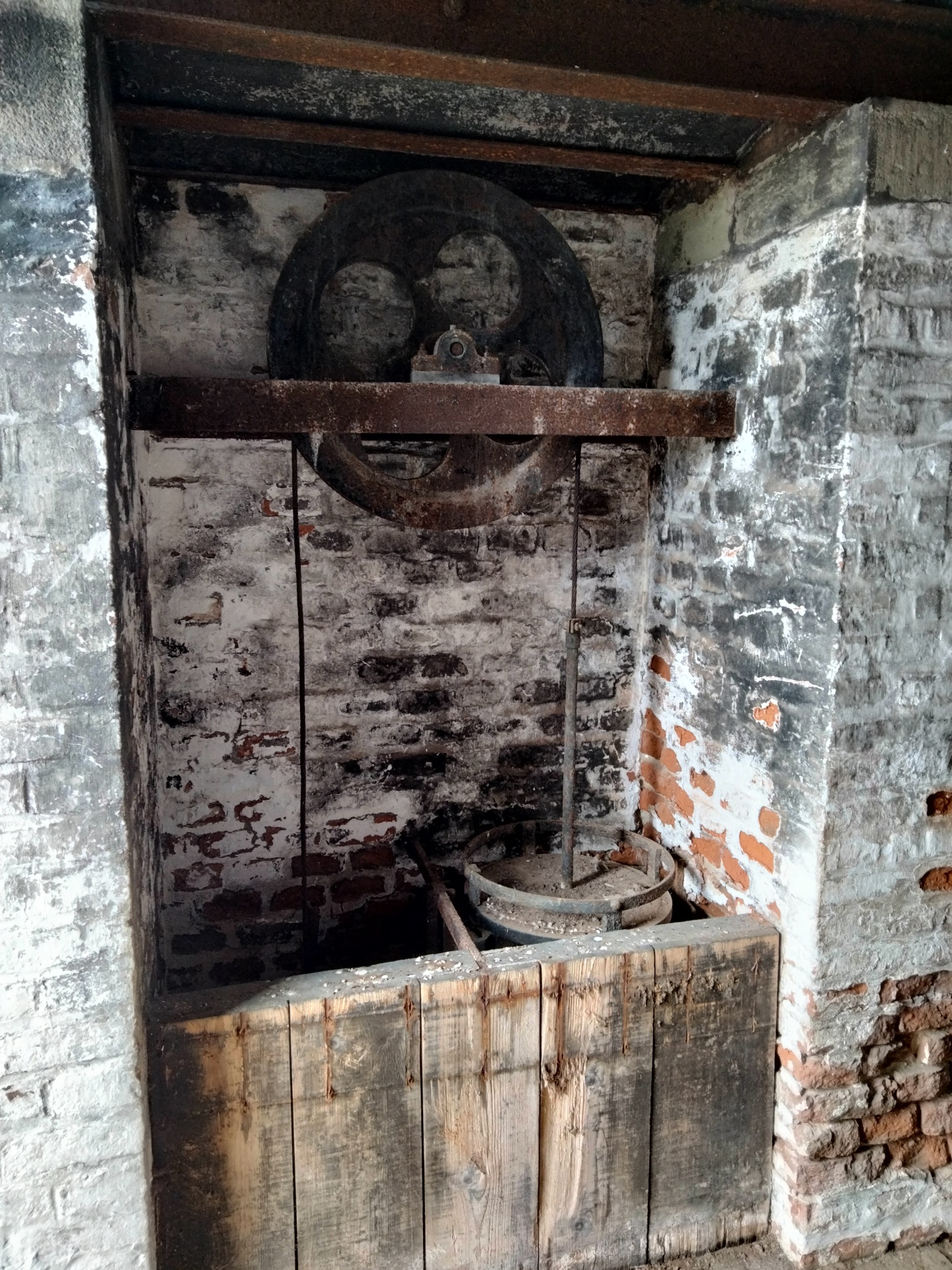 Die Umlenkrolle des Munitionsaufzugs in der Hohltraverse 99