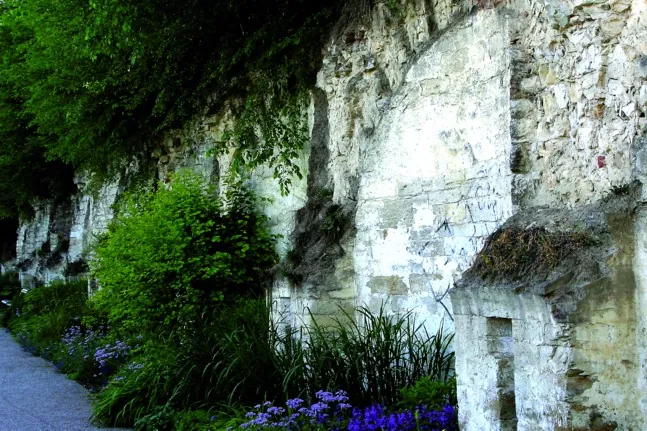 Geschleifter Hauptwall Blick von Osten