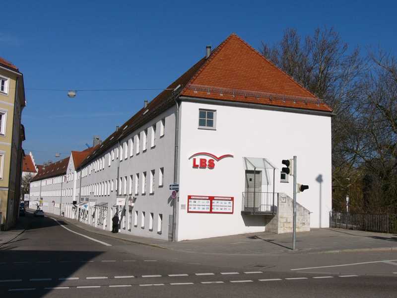 Donau- Tränktorkaserne