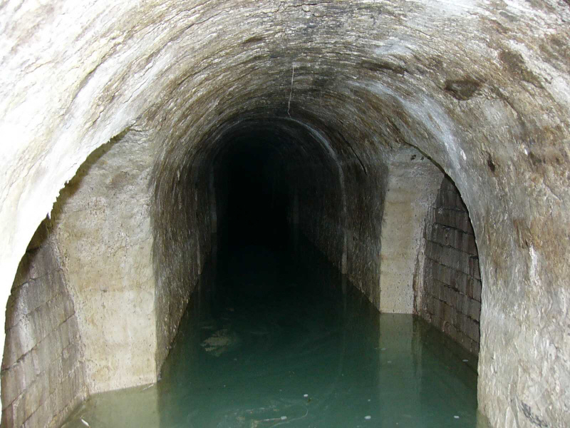 Freigelegter Minengang