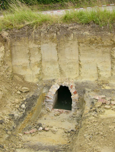 Freigelegter Minengang