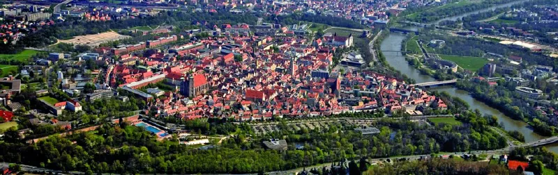 Blick auf Stadtkern und Brückenkopf - Foto: Gert Schmidbauer 2008 Blick auf Stadtkern und Brückenkopf
